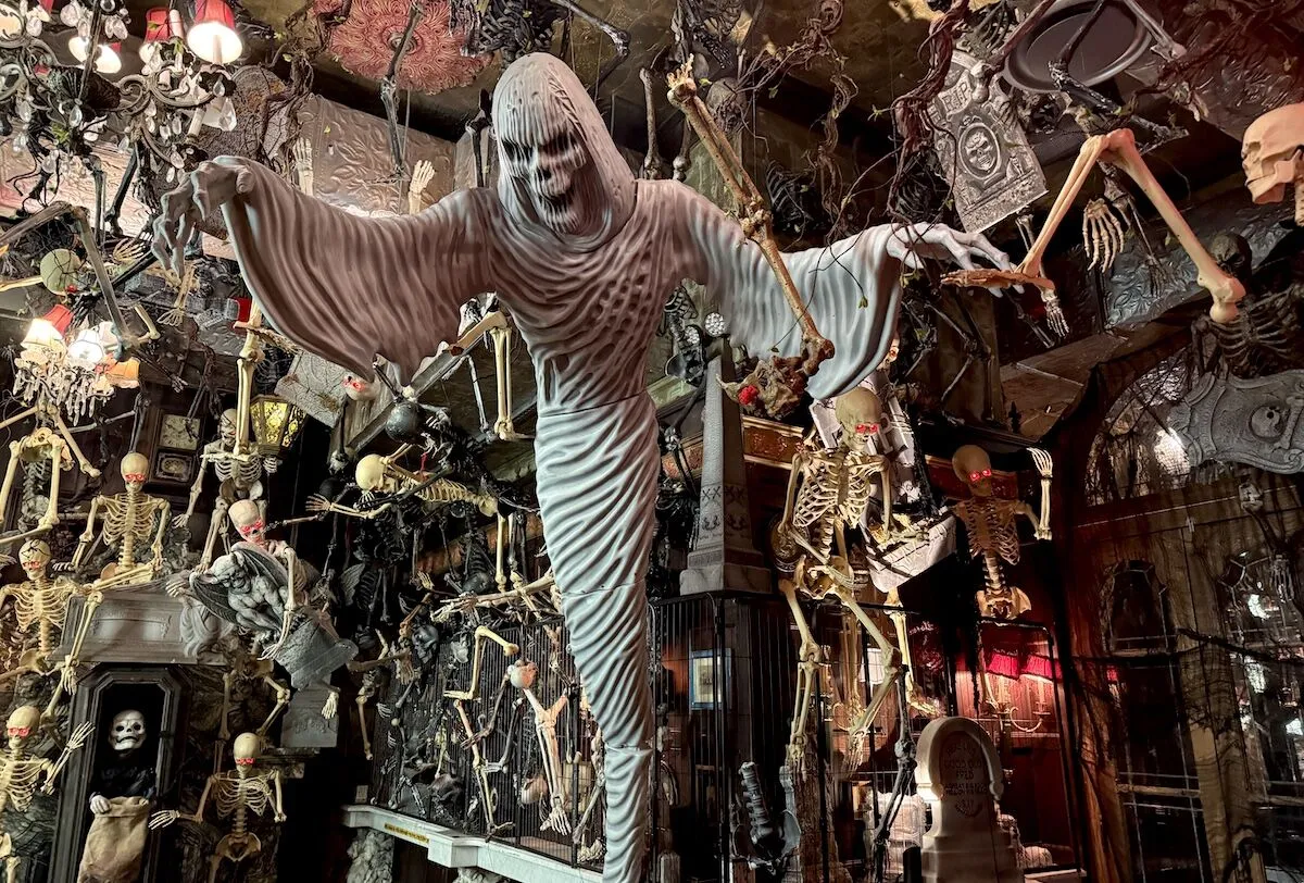 Haunted Hangouts in NYC to Get You in the Halloween Spirit