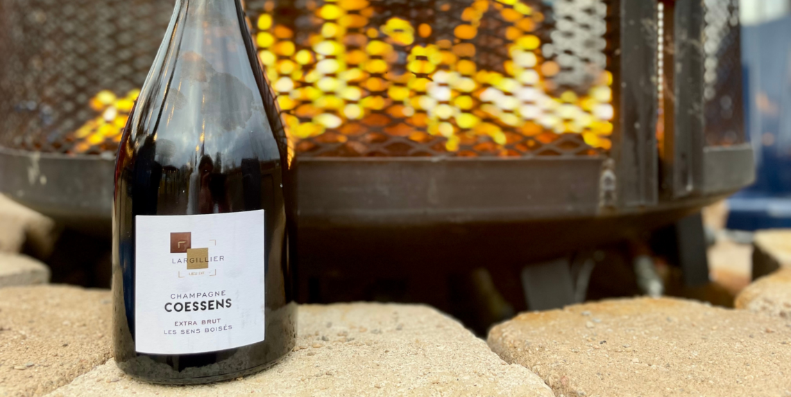 Les Sens Boisés Brut 2013 is based on the Pinot Noir grape. For eight months, the wine rests in fût de chêne or French oak barrels from Chablis— the subtle spice notes on the palate envelope notes of yellow plum and nectarines. The bubbles are microscopic, and the mousse is fluffy in the mouth with flavors that last long after it’s swallowed.
