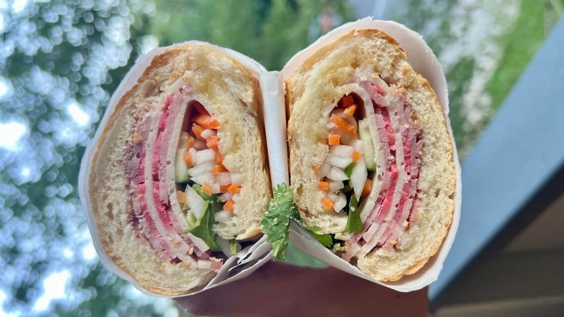 open sandwich with meat