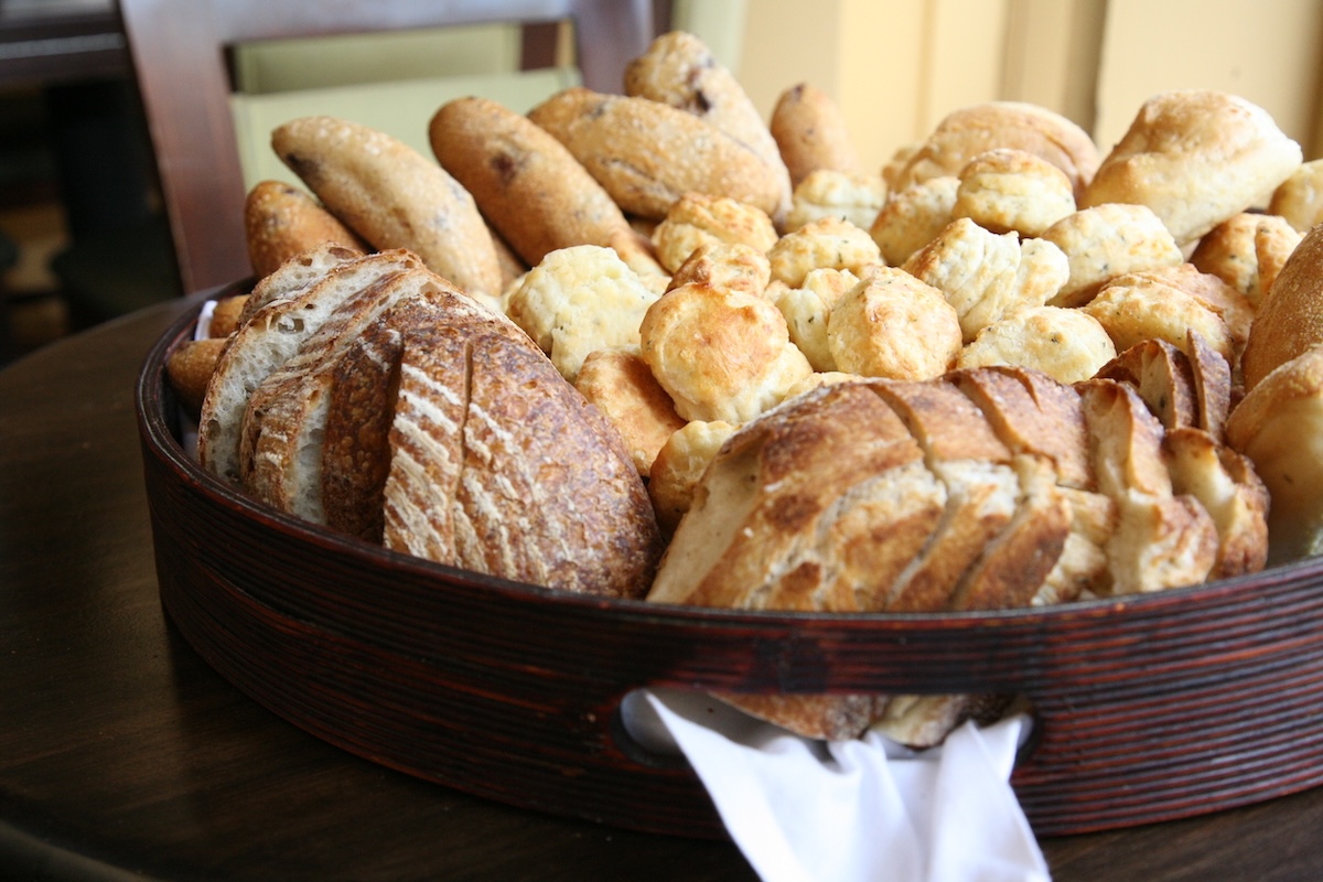 rioja bread service