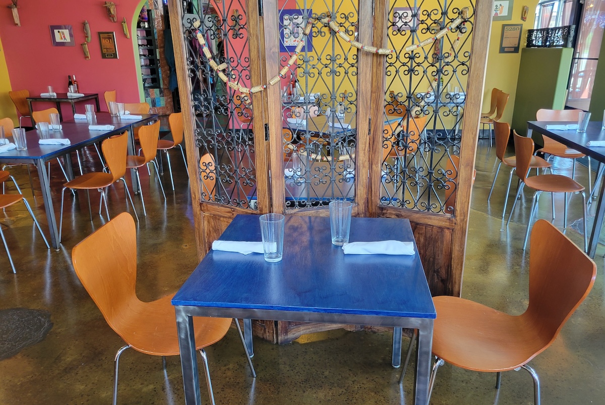 Cafe Brazil seating chair and table