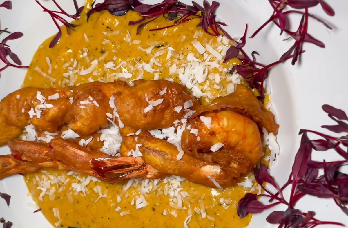 Get shrimp curry 24-hours a day. | Photo by Little India