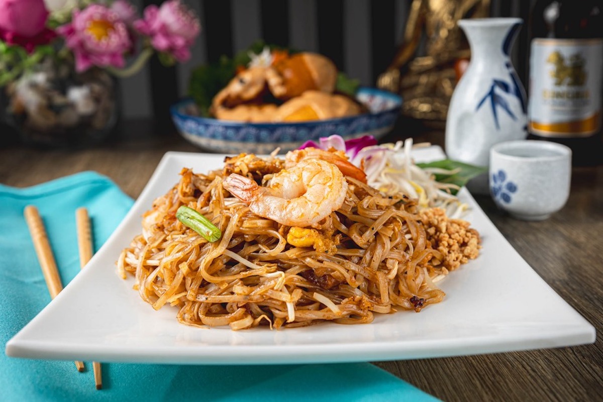 Shrimp pad Thai at Nidda Thai. | Photo by Nidda Thai
