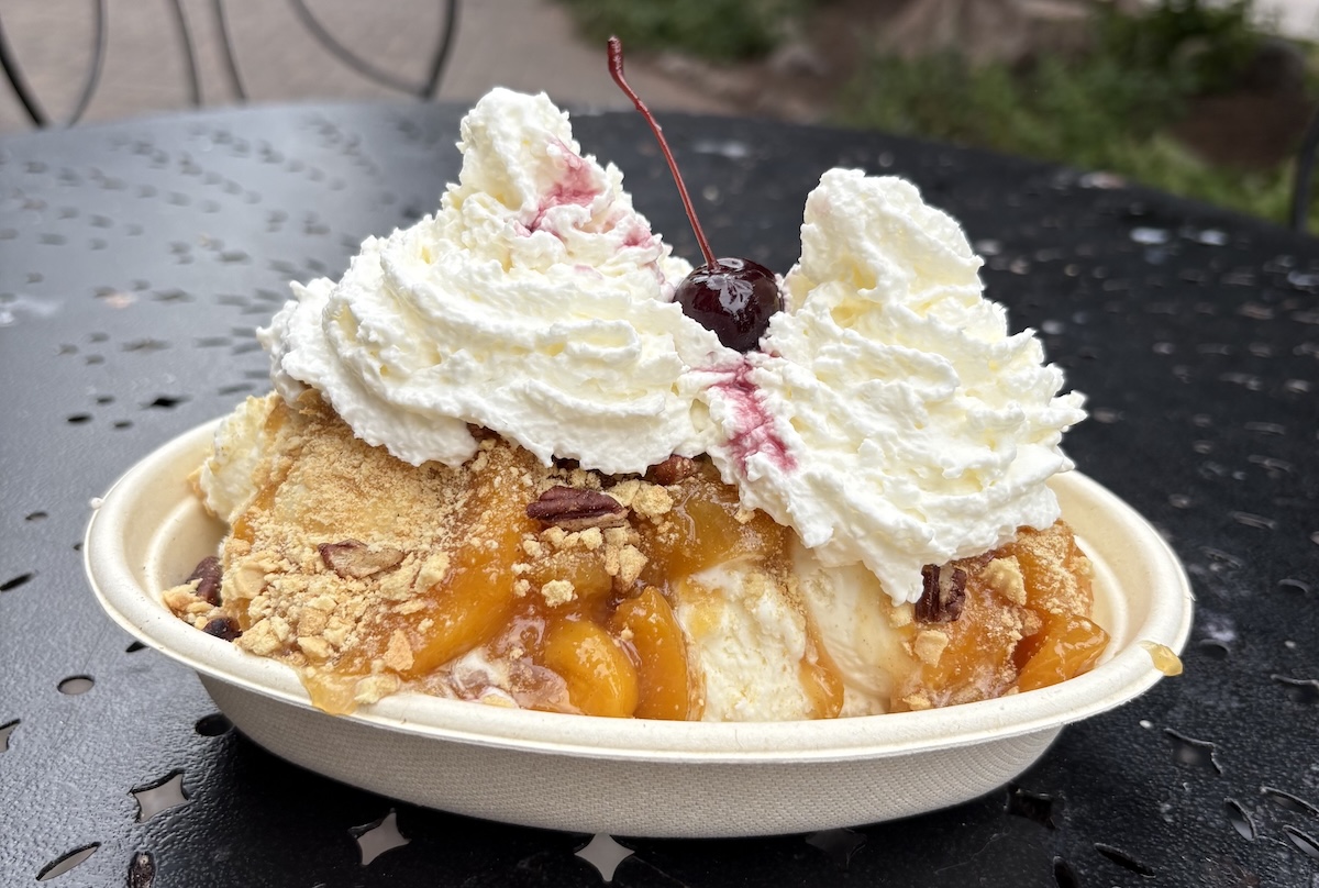 The seasonal Peaches & Cream sundae at Sundae. | Photo by Sara Rosenthal
