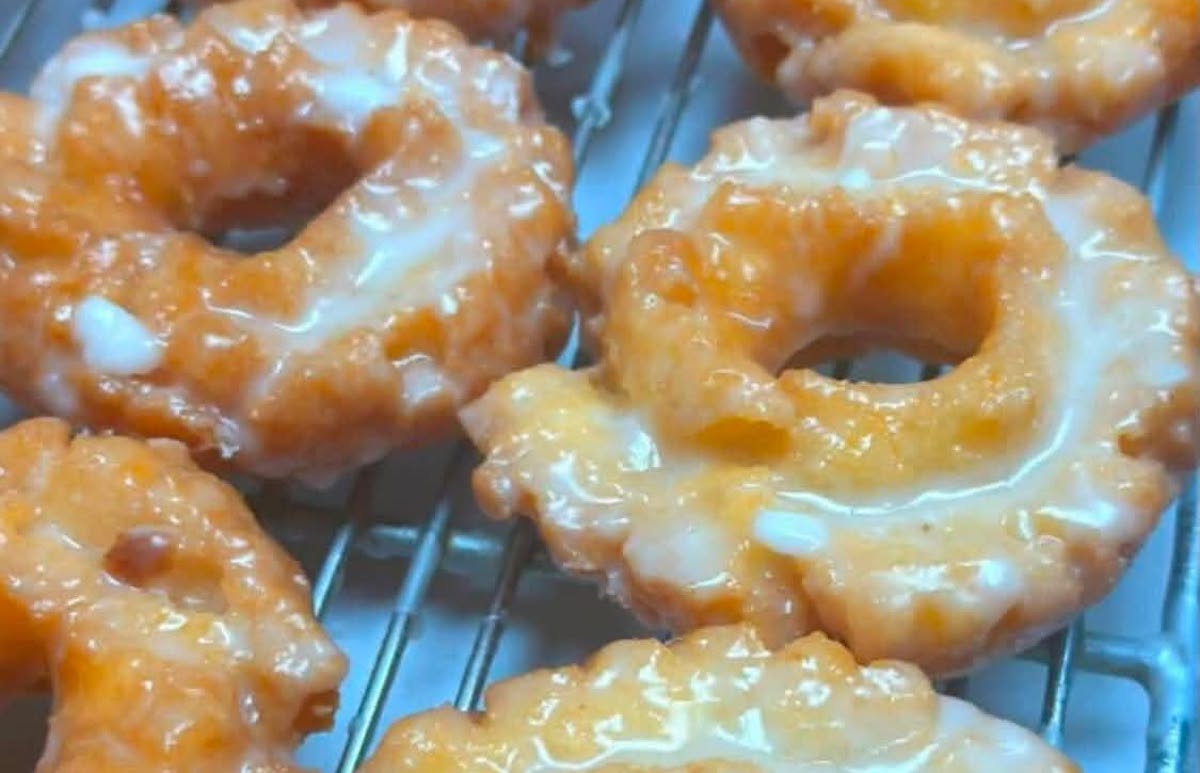 Old-fashioned lemon doughnut at Bonnie’s Donuts. | Photo by Bonnie's Donuts