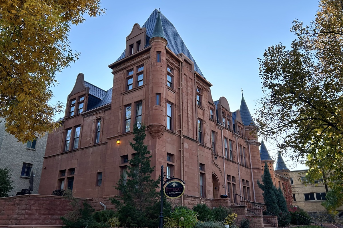 The-Pit-Room-Briskets-JennDuncan-7 - DiningOut Global 12 Spirits Tavern is tucked within the Patterson Inn | Photo by Abigail Bliss