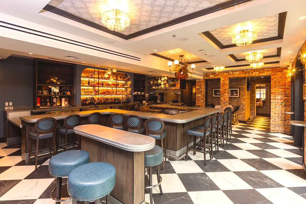 The Courtyard Bar at Brennan's of Houston. | Photo by Andrew Hemingway