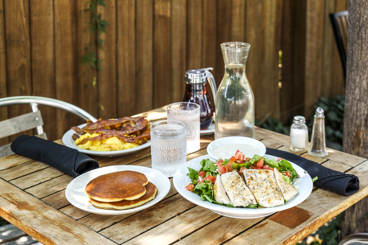 Brunch on the patio at Cozy Cottage. | Photo by Ashley Beguin