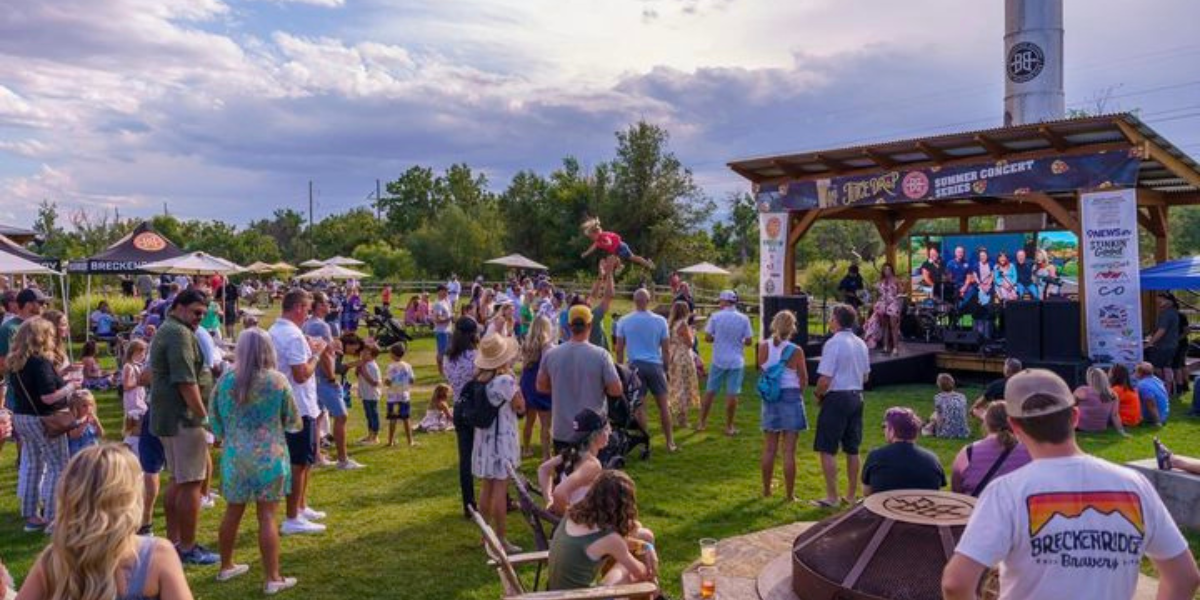 Welcome to summer kids—the astrological one as well as the meteorological one. (Apparently they are different? I had no idea.) It took for-ever for the warm weather to arrive but it finally appears to be here to stay…much to the dismay of my winter-loving friends. I don’t get them. This is my season and I am here for it—and I am going to be outdoors during it as much as physically possible. (Winter hibernation is so boring.) Here are some of my favorite spots to grab a bite or a drink under a shade in the sun.