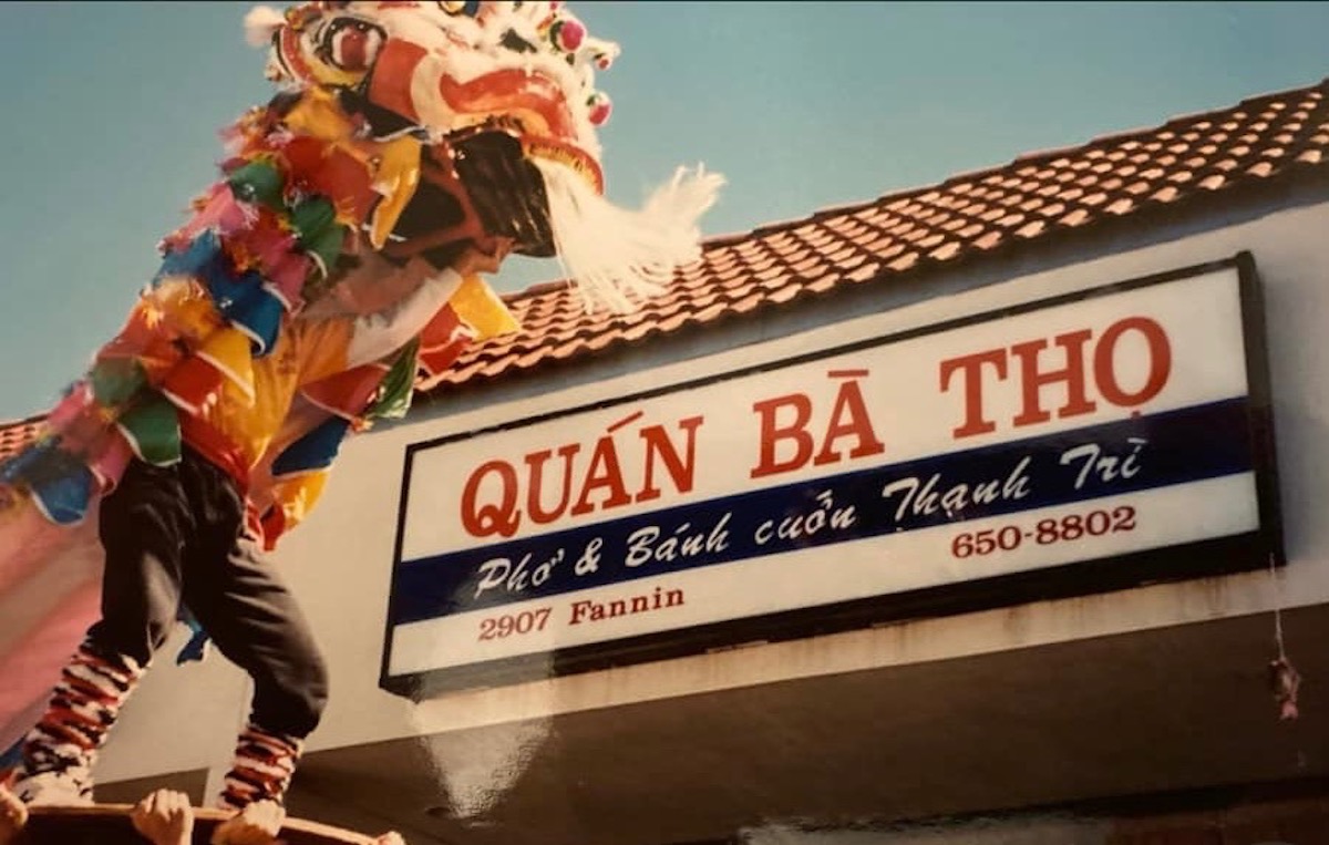 Thy Mitchell's grandmother's restaurant, Quán Bā Tho in Downtown Houston in the '90s. | Photo by Thy Mitchell 