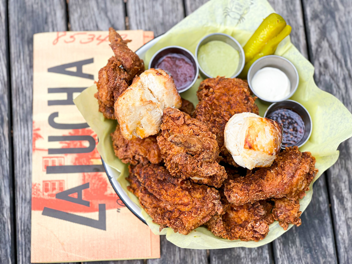 Fried chicken platter on the patio at La Lucha. | Photo by Rocket Farm