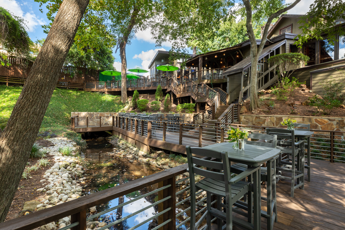 The picturesque patio at Rainbow Lodge. | Photo by Peter Clifton