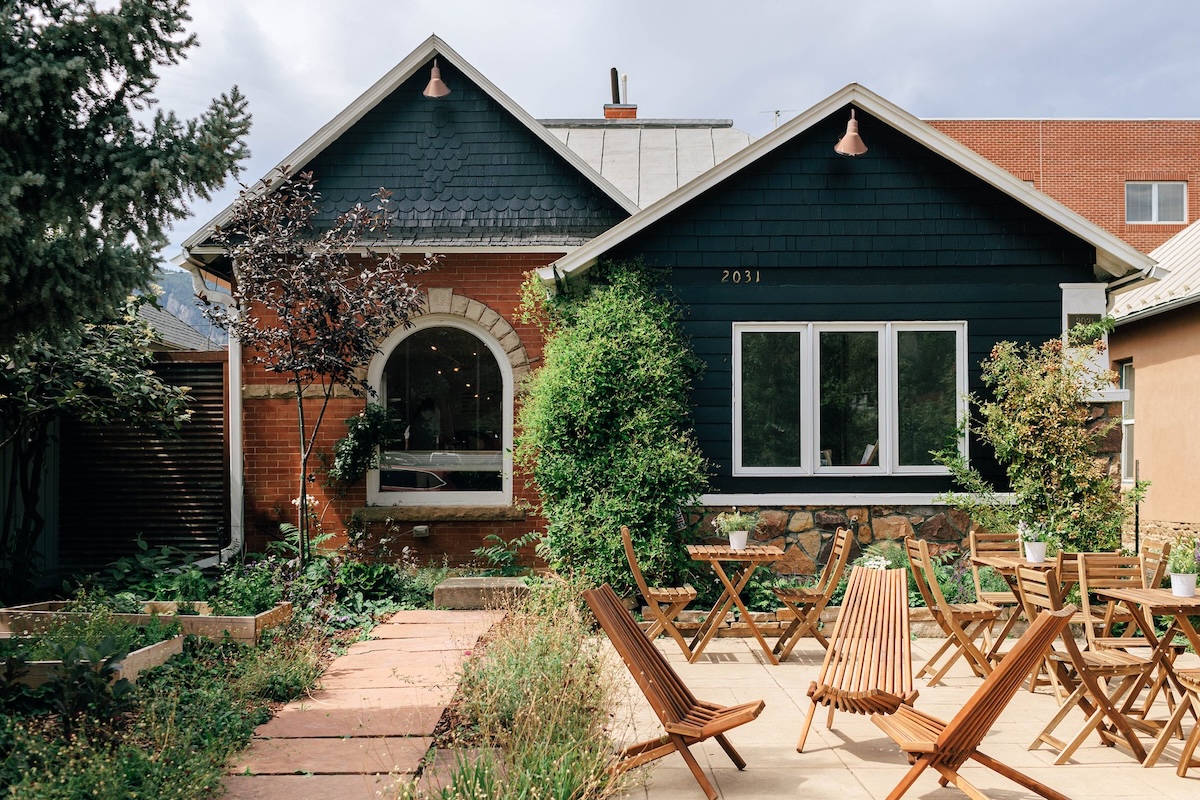 SUTI - DiningOut The front of Suit & Co. | Photo by Lauren Defilippo Jackson