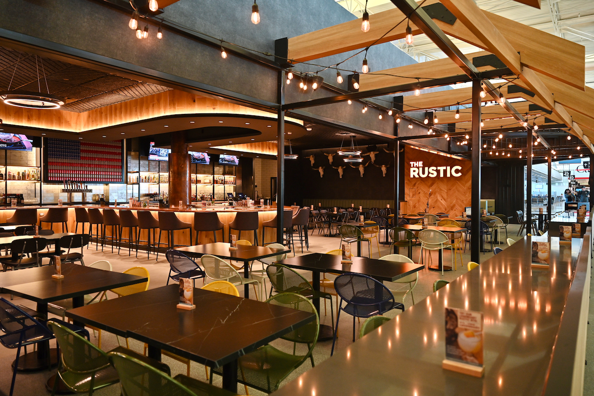 The Rustic at Hobby Airport's main dining area. | Photo by Alex Montoya