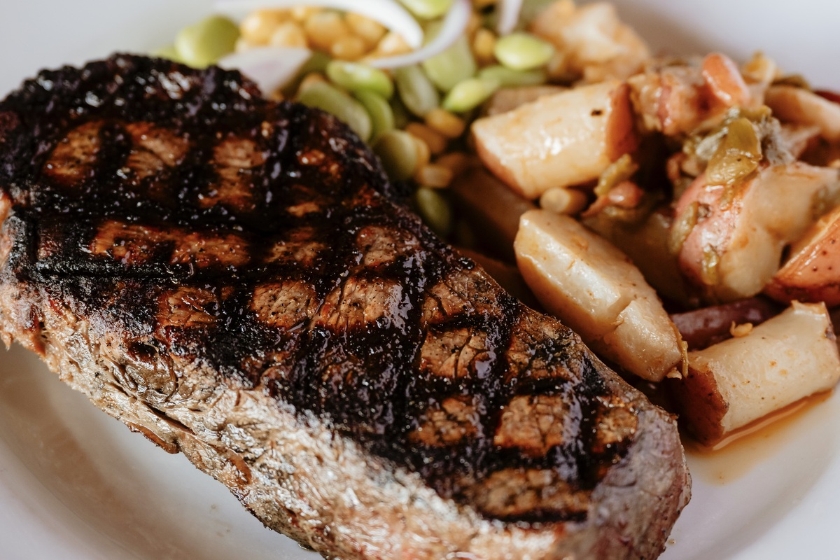 5M1A9891 - DiningOut The Fort will serve a hearty Father’s Day special. | Photo by Lucy Beaugard