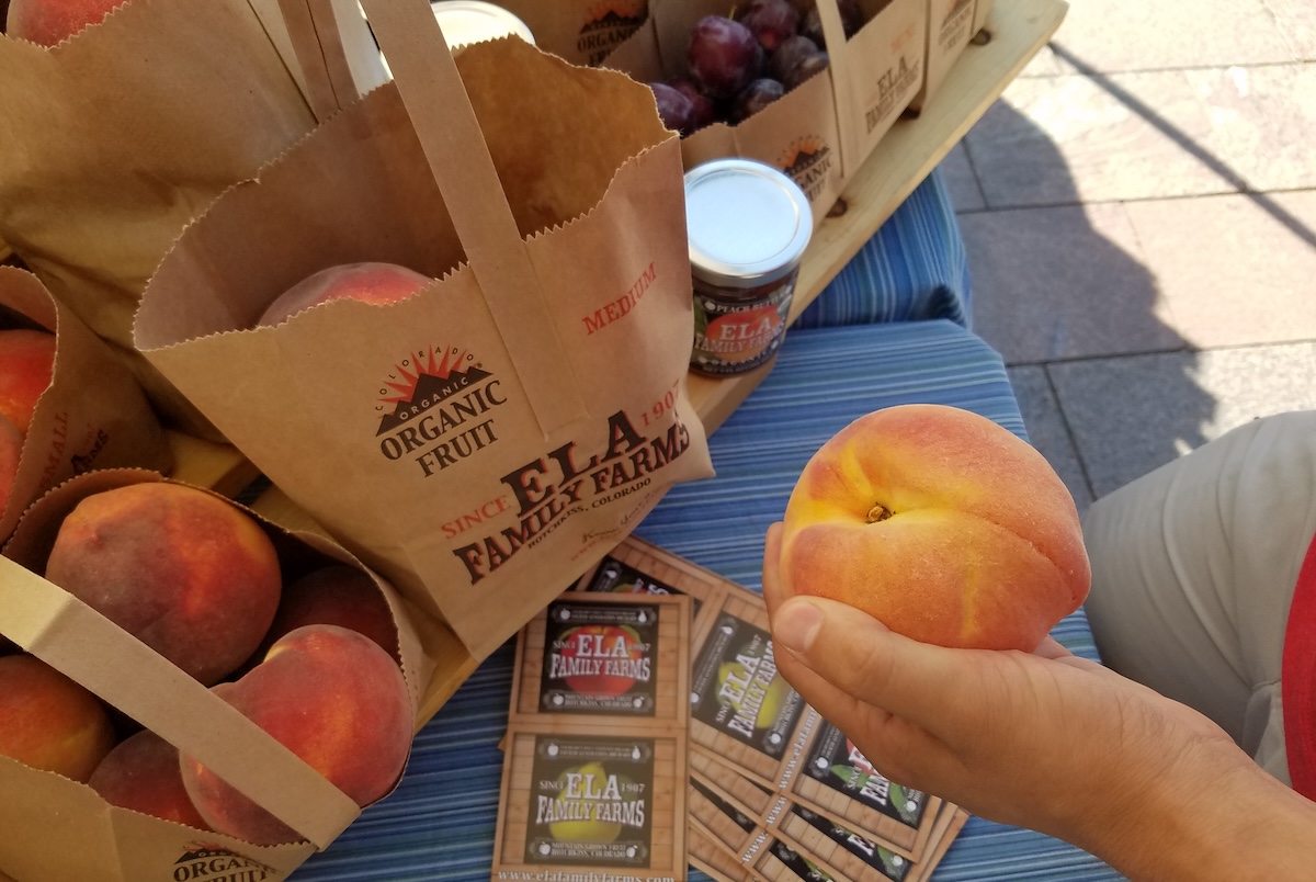 Fresh peaches from Ela Family Farm. | Photo by Linnea Covington