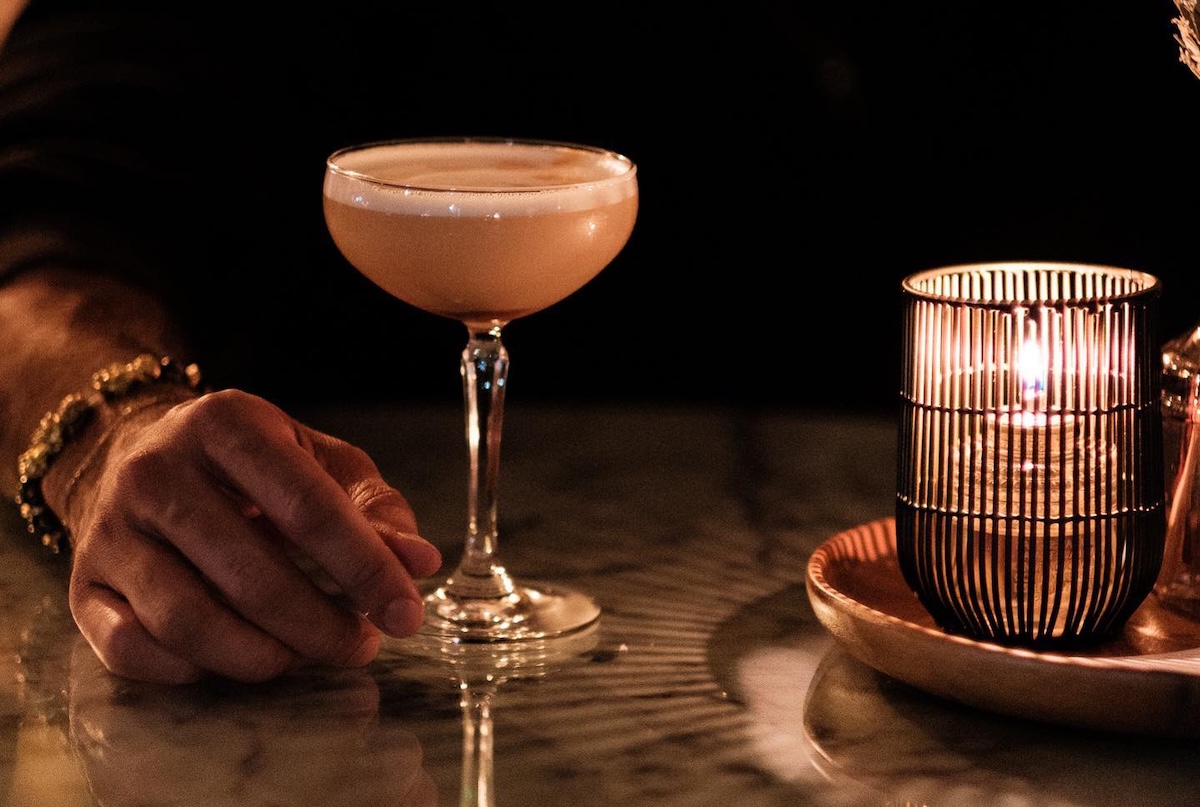 Hello Darling offers sexy cocktails at night and steaming coffee by day. | Photo by Fernando Gomes