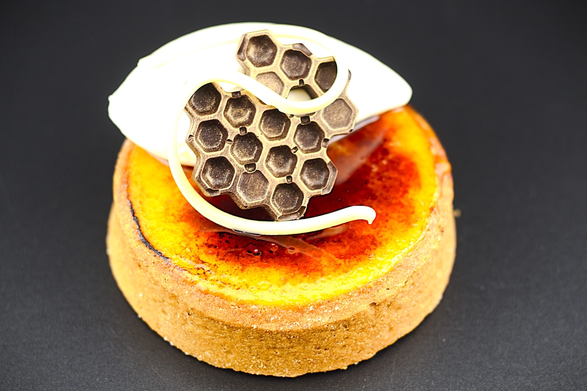 Honey brûlée, one of the many mini cakes the chef offers. | Photo by Miette Chocolat