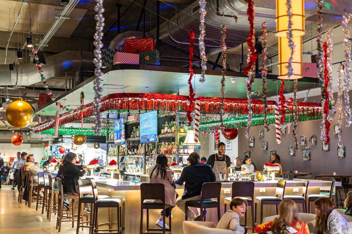 Jingle & Mingle pop-up at Lyric Market. | Photo by Andrew Hemingway