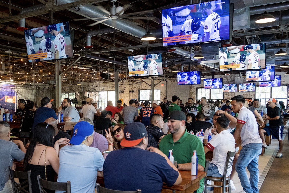 A packed house at Pitch 25. | Photo by Pitch 25