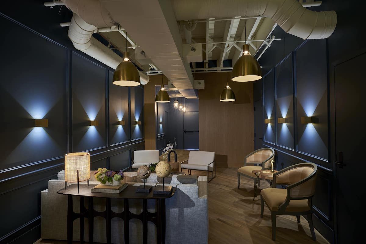 The waiting area at Tatsu Dallas. | Photo by Kevin Marple