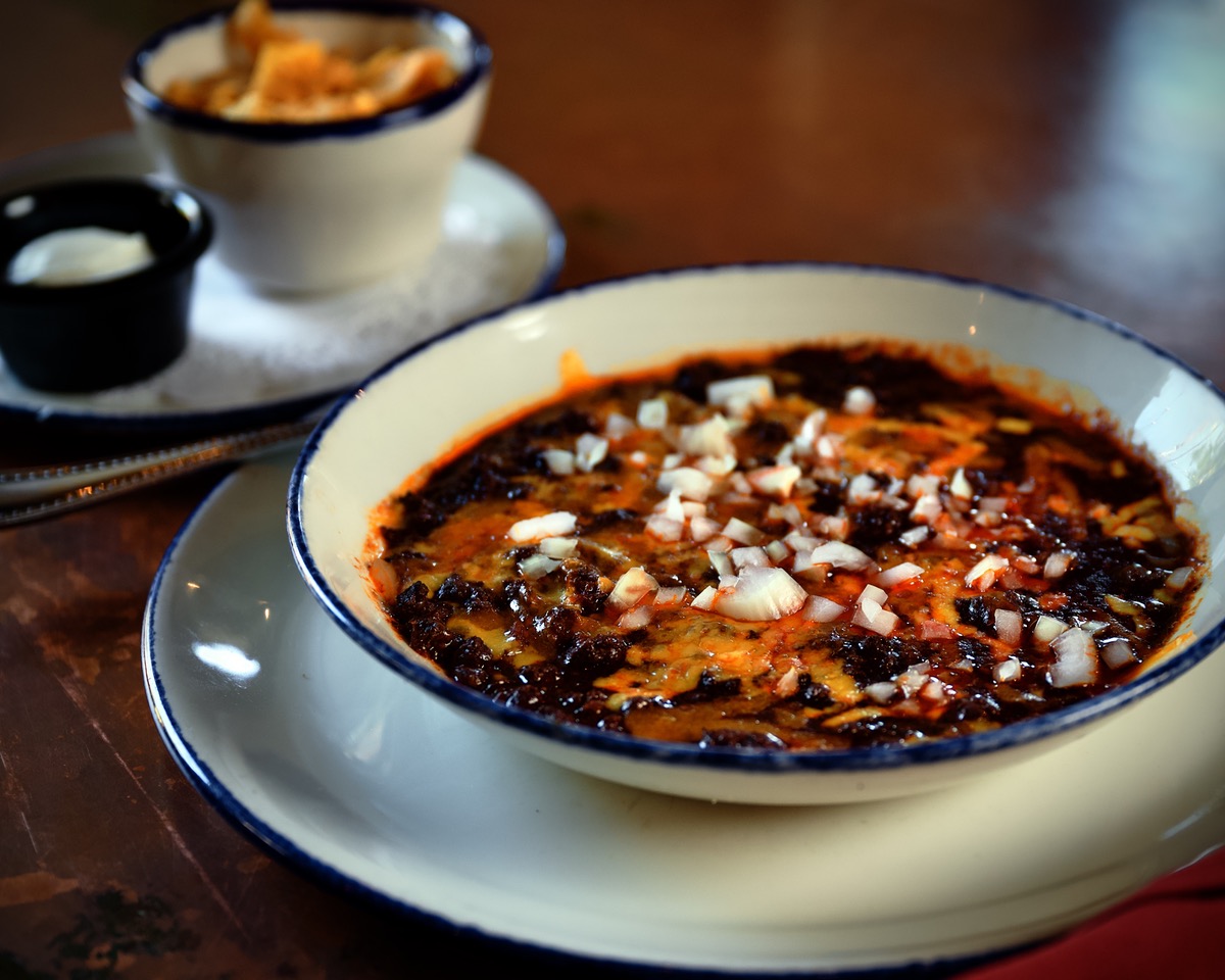 Texas red chili at Candente. | Photo by Alex Montoya