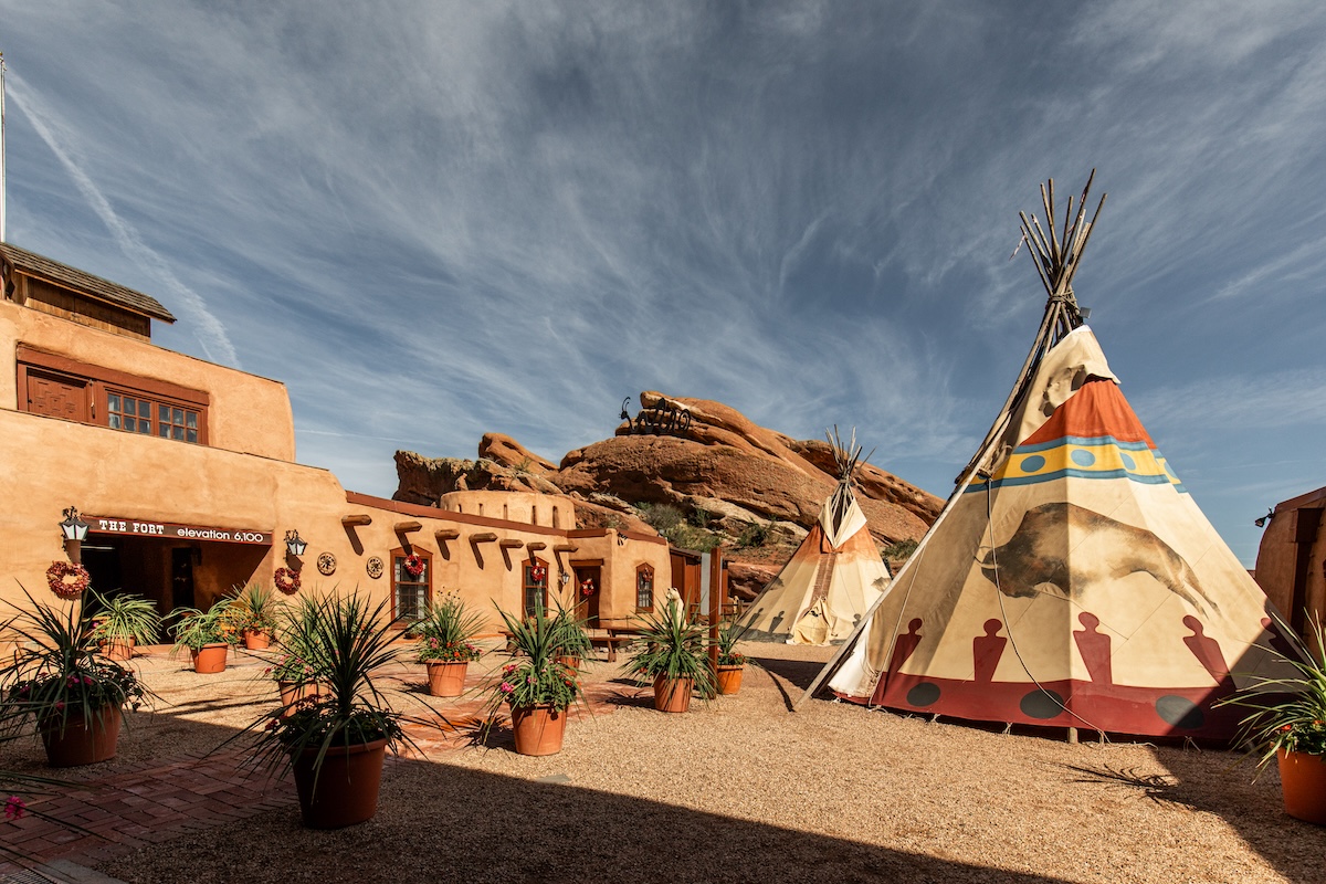 the fort_tent_Jennifer Elle Photography5 - DiningOut History and a holiday feast, what could be better? | Photo by Jennifer Elle Photography