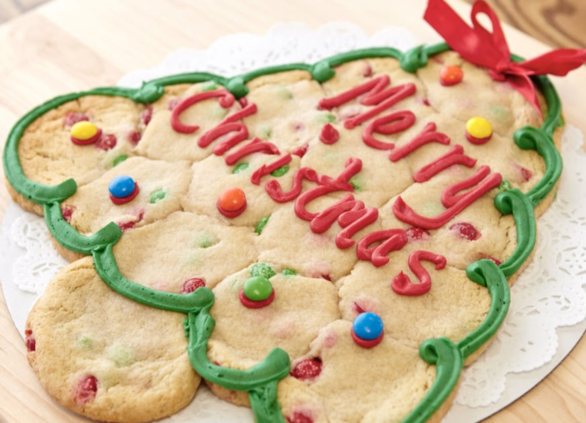 DallasHolidayGift_JDsChipperyChrismasTreeCookieCake_CourtesyofJDsChippery - DiningOut JDs Chippery Christmas tree cookie cake. | Photo by JDs Chippery