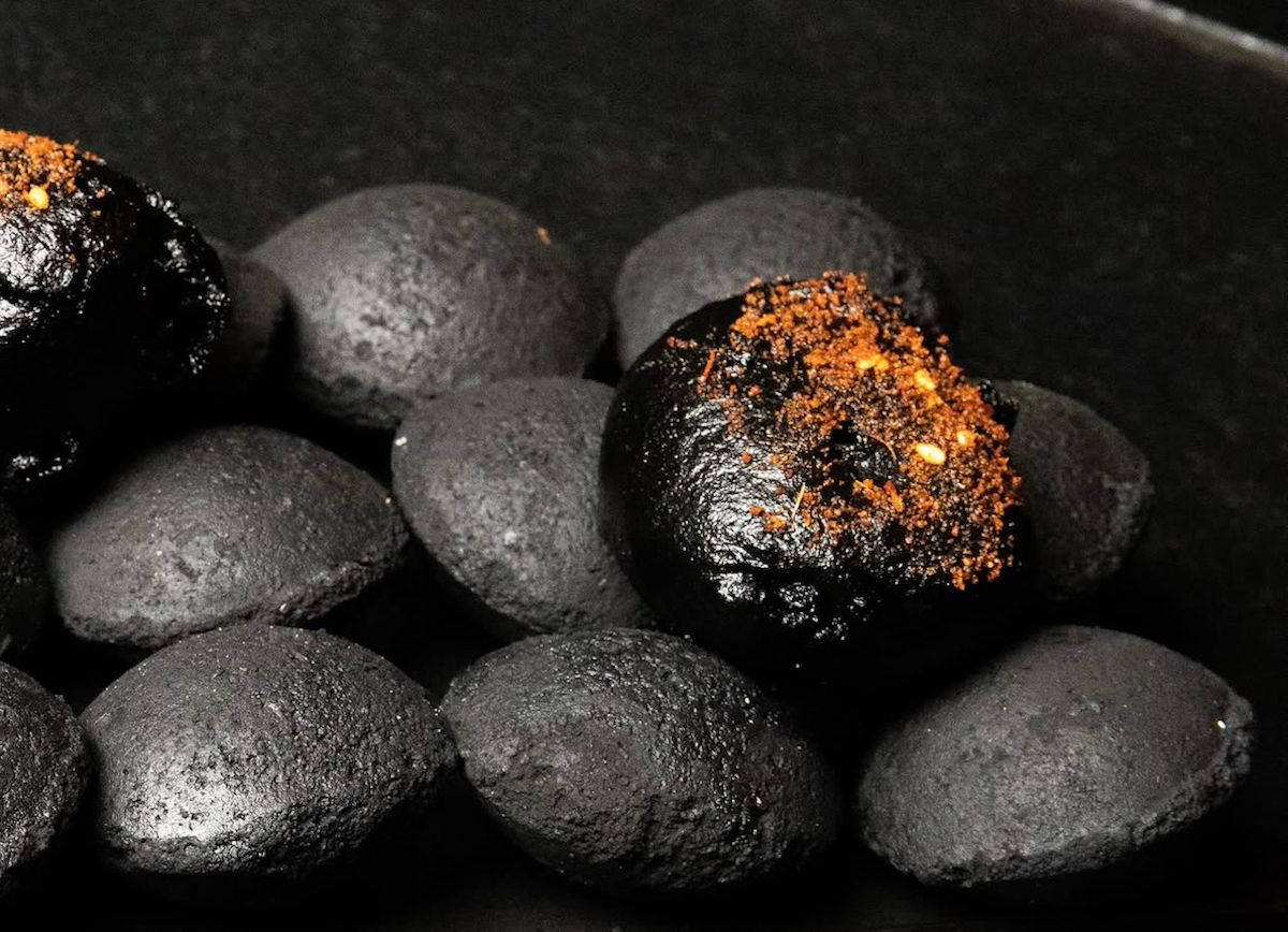 Black pakoda at Musaafer. | Photo by Musaafer