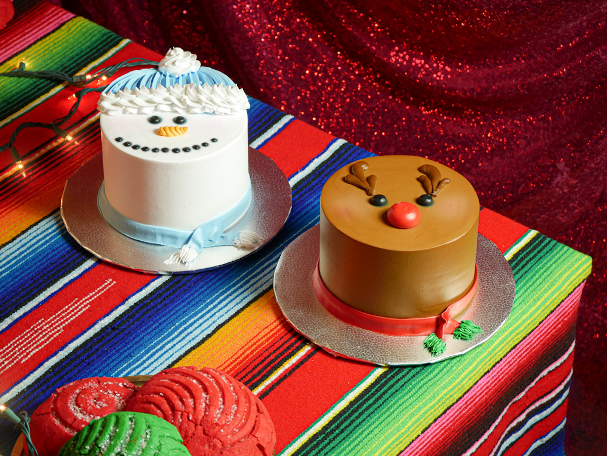 Six-inch holiday tres leches cakes at El Bolillo. | Photo by El Bolillo