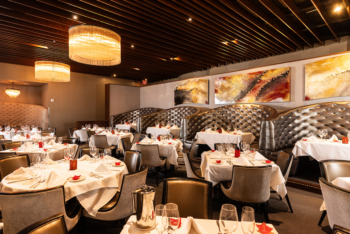 The dining room at Dee Lincoln Prime. | Photo by Dee Lincoln Prime