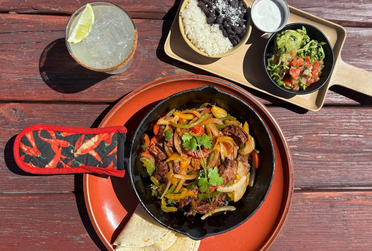 Margaritas, dips, and fajitas are what's for dinner. | Photo courtesy of Billy's Inn