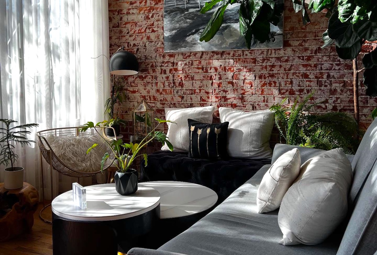 Sit down with a glass of wine and stay a while. | Photo courtesy of Vin Rouge Wine Bar & Tasting Room