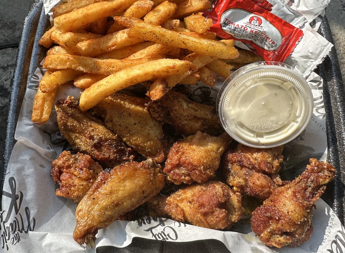 LouWill wings at Magic City Wings. | Photo by L.J.