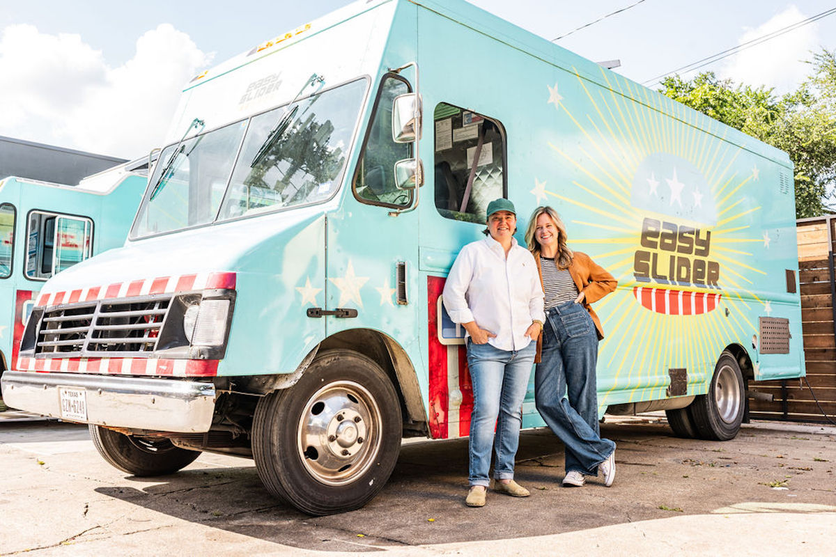 Easy Slider teams up with Jack Mooney for a Sunday, April 12 boil. | Photo by Kathy Tran