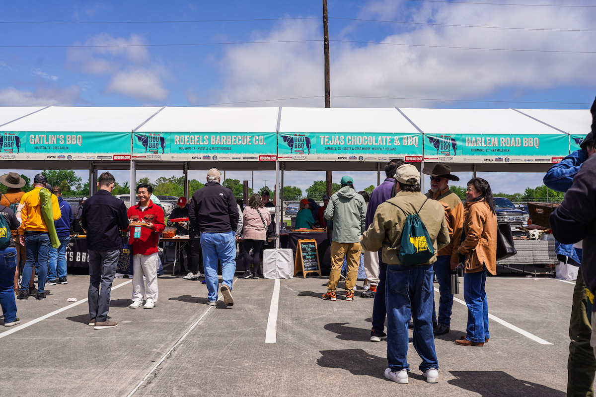 Attendees lineup for bites at the Houston BBQ Festival. | Photo by Robert Lerma