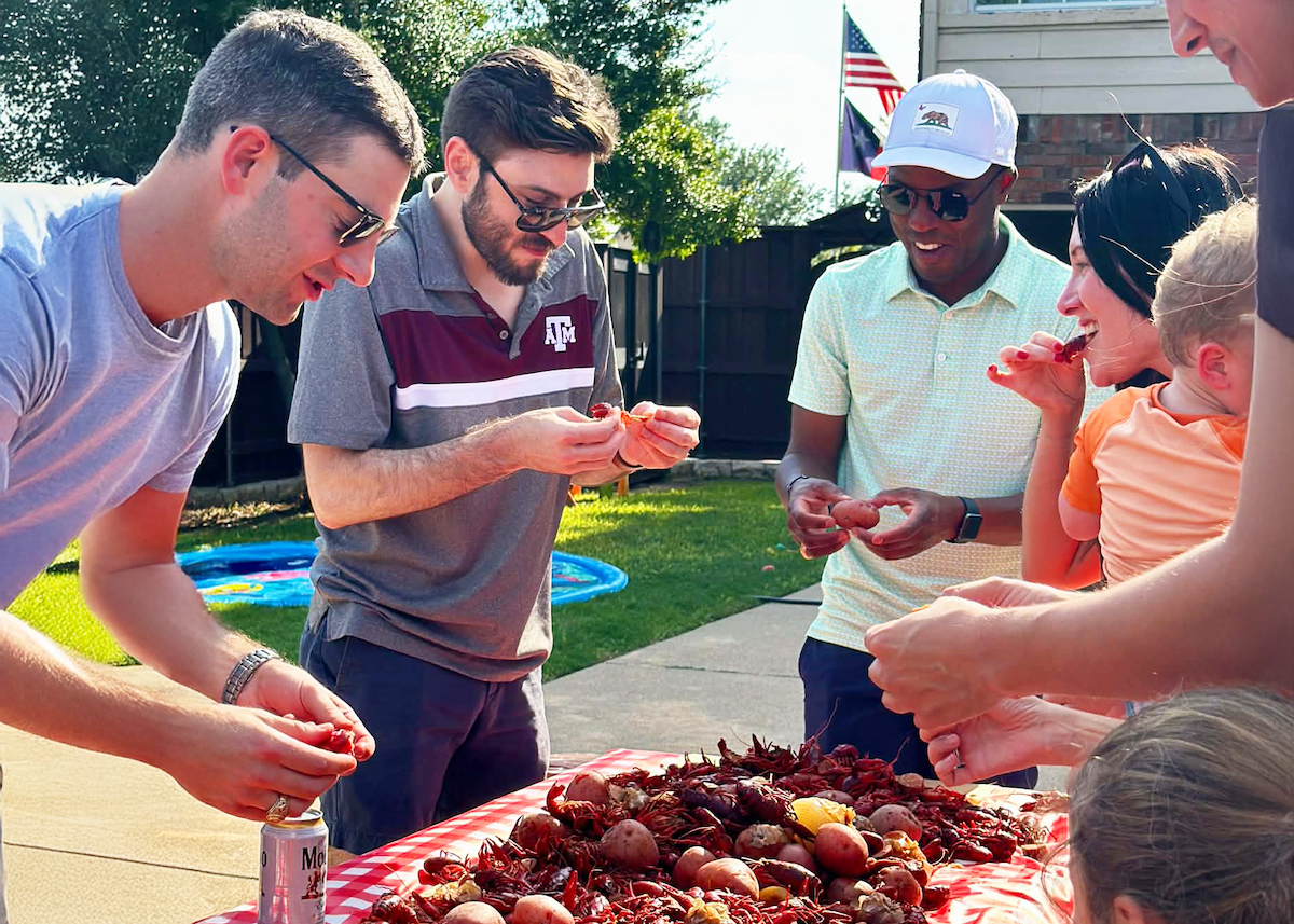 Aw Shucks & Big Shucks offer DIY crawfish kits to take home. | Photo by Peterson Management Group