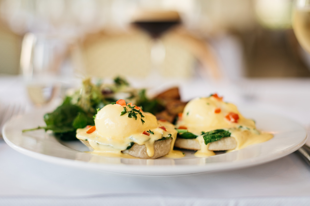 Eggs Benedict at Le Bilboquet. | Photo by Beckley