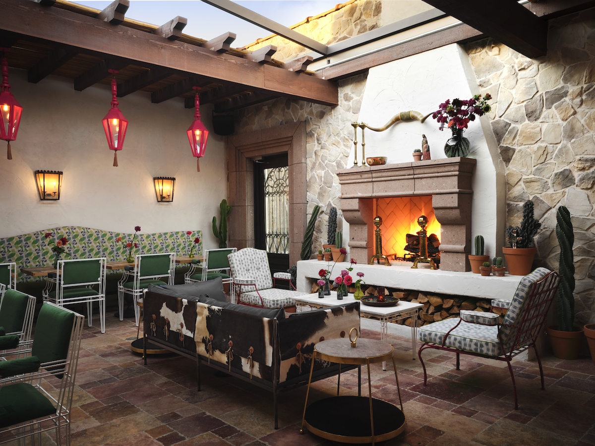 The picturesque patio at El Carlos Elegante. | Photo by El Carlos Elegante