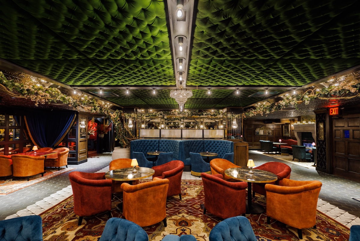 NYC_valerie_courtesy_of_Valeriejpeg - DiningOut This stunning lounge with cocktails and food is right on Times Square. | Photo courtesy of Valerie