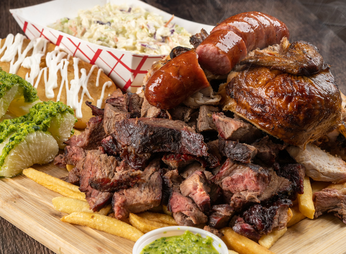 The family all-inclusive platter at Smoke and Friends. | Photo by Smoke and Friends