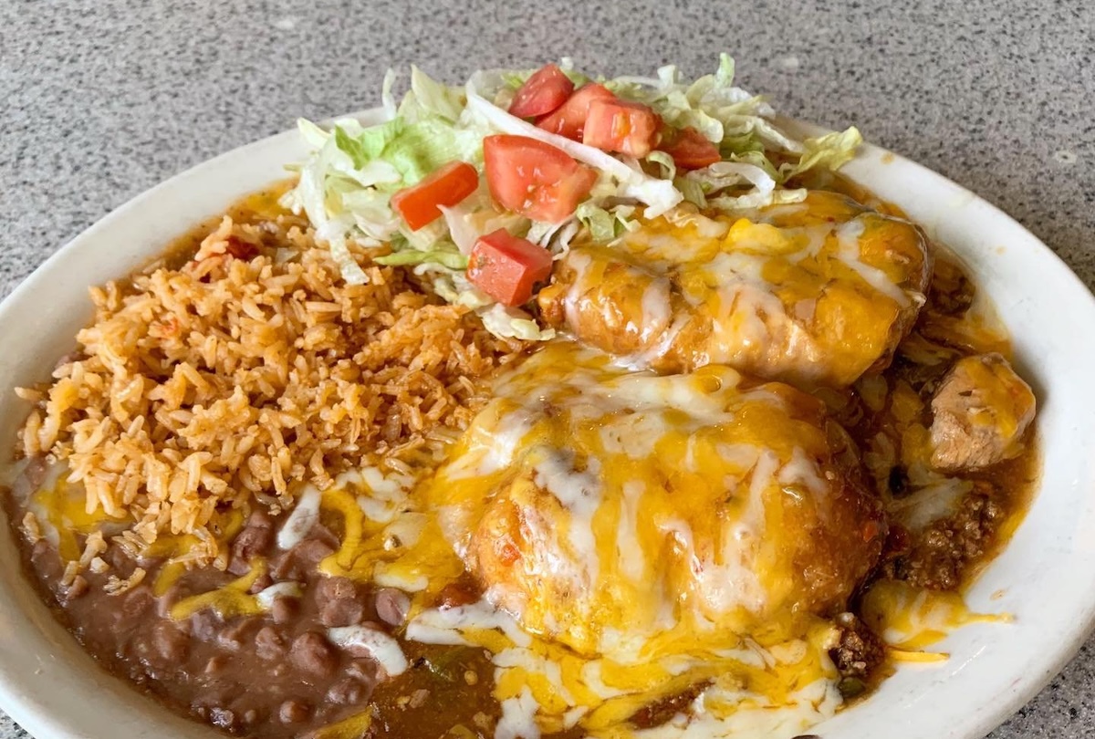chile_rellenos_blue_bonnet - DiningOut A classic chili relleno platter. | Photo courtesy of Blue Bonnet