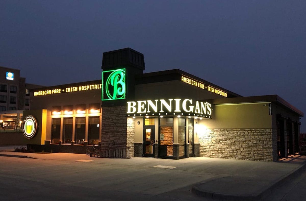 Bennigan’s was among the Dallas-area chains commenters said they still miss decades later, remembered for late-night hangs, loaded potato skins, and a once-booming Restaurant Row era. | Photo by Bennigan's