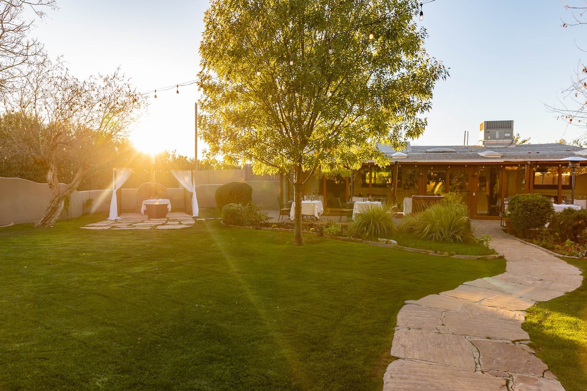 Sunshine and nature make for a stunning meal. | Photo courtesy of The Farm at South Mountain phoenix