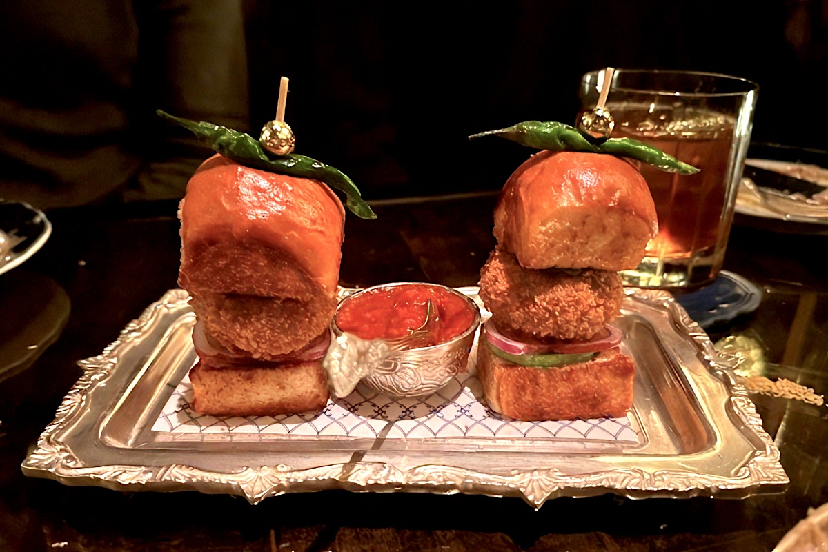 Mooli Buns with a full pour of Patiala Peg. | Photo by Nishtha Dalal