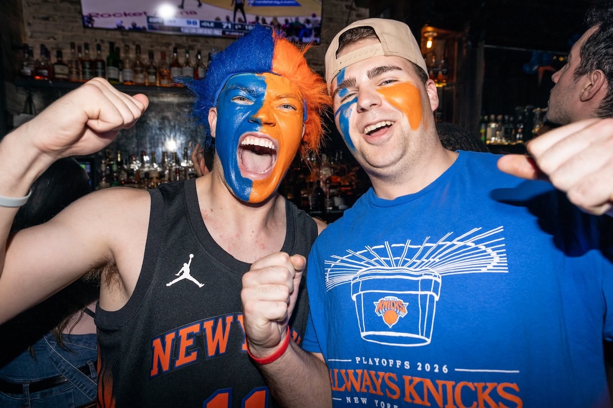 Join fellow Knicks fans. | Photo courtesy of Mustang Harry's NYC