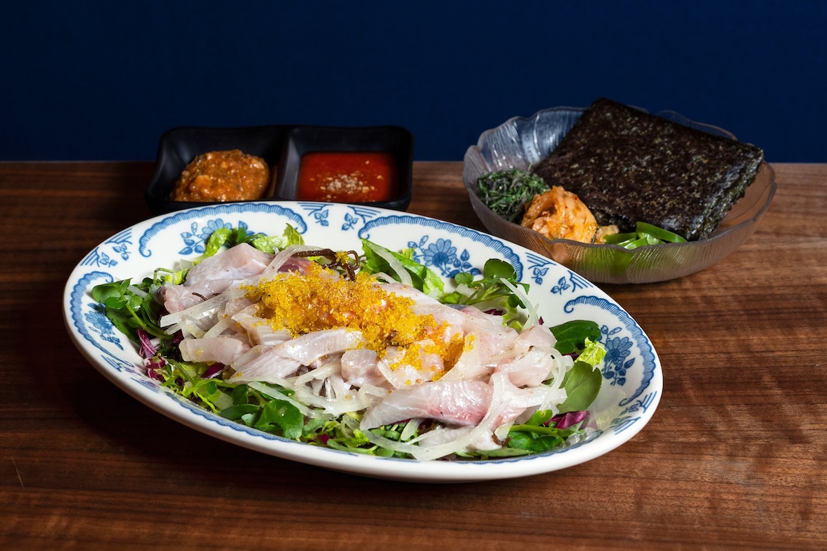 NYC_ARIARI _AriAri_Mak-Hwe - DiningOut A plate of sashimi at ARIARI. | Photo by Mak Hwe