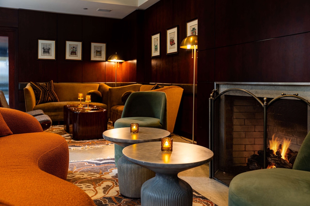 Have your books and drink a cocktail too. | Photo courtesy of Bookmarks Lounge