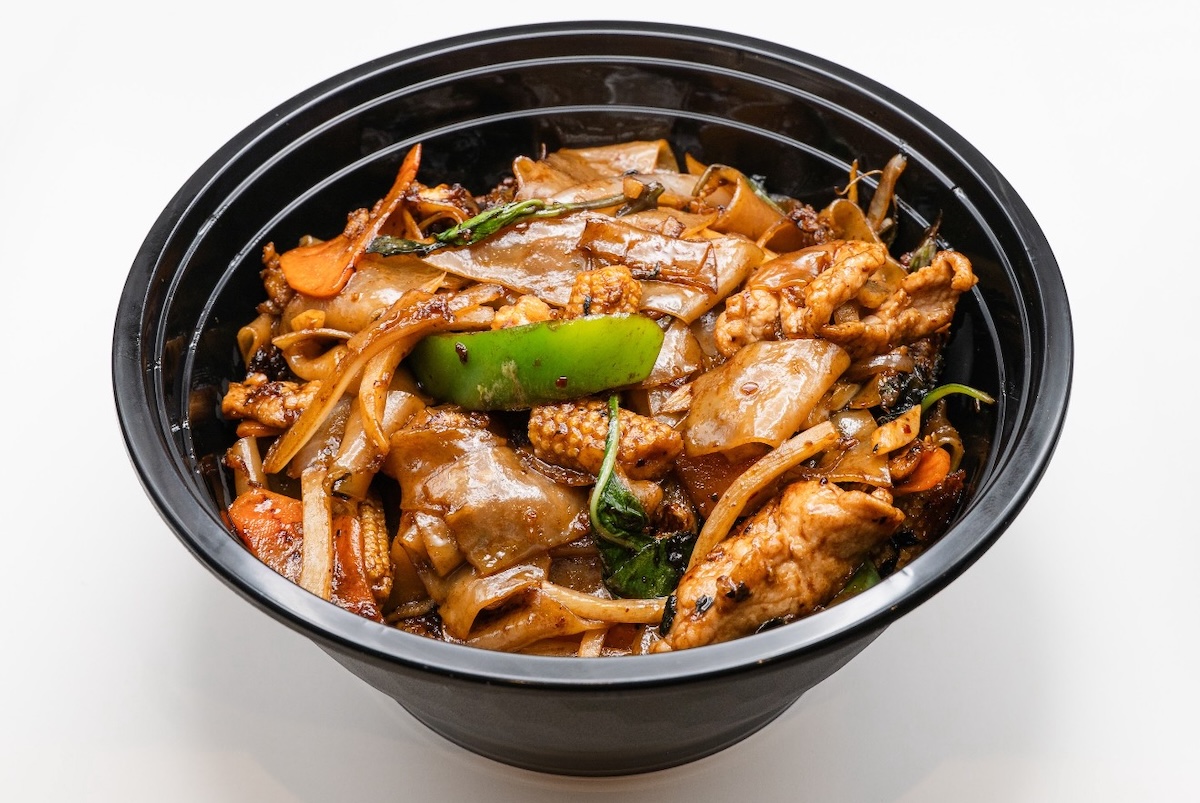 PHX_The Drunken Noodles Photo Courtesy of Kittikoon Techathaveewat - DiningOut The Drunken Noodle is a must order at Thai’d Up Rice and Noodles. | Photo courtesy of Kittikoon Techathaveewat