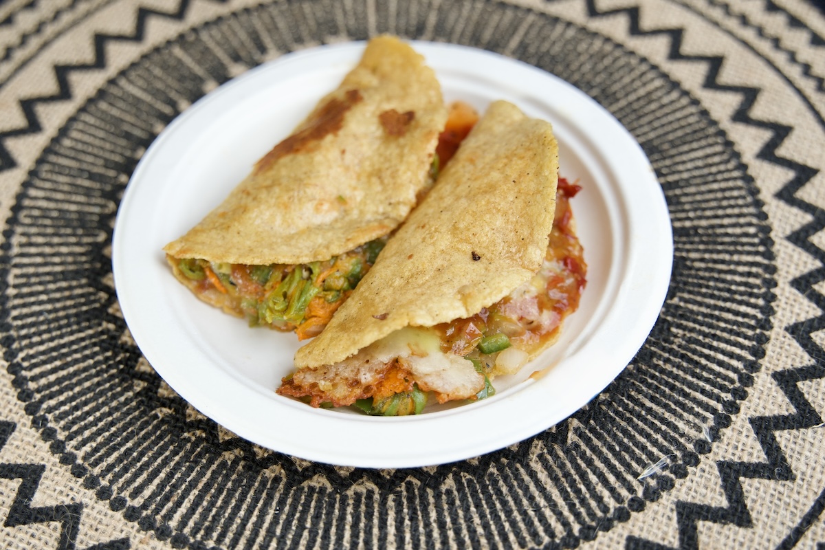 Los Dos Potrillos’ Squash Blossom Taco. | Photo by DiningOut Events
